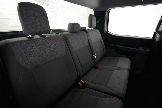 2023 Ford F-150 Lightning — photo 4 of 18