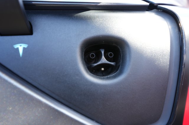 2021 Tesla Model 3 — photo 8 of 24