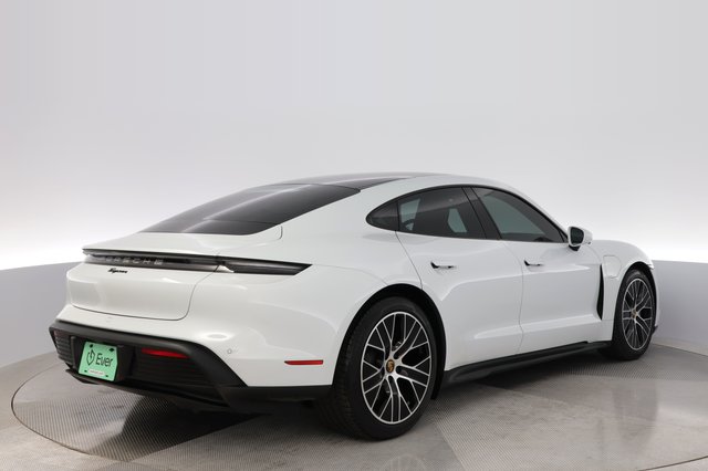 2022 Porsche Taycan — photo 2 of 26