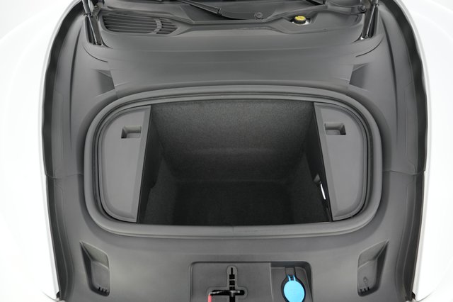 2022 Porsche Taycan — photo 25 of 26
