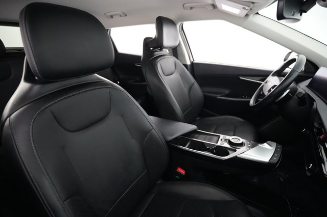 2023 Kia EV6 — photo 18 of 26