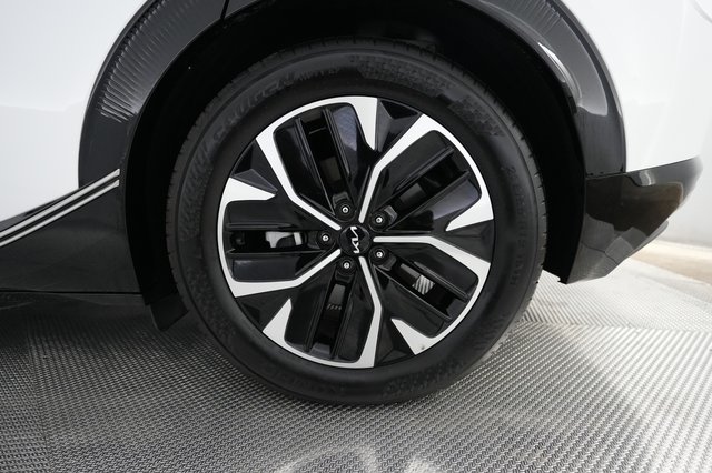 2023 Kia EV6 — photo 7 of 26