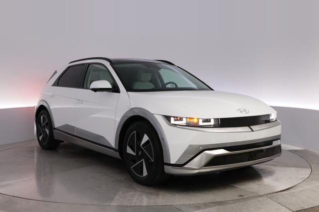 2025 Hyundai IONIQ 5 — photo 10 of 24