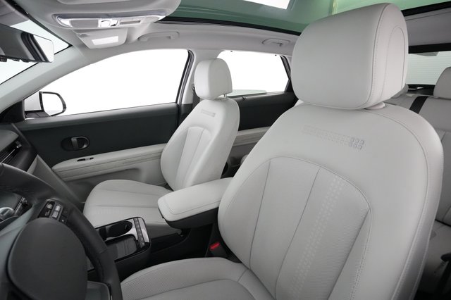 2025 Hyundai IONIQ 5 — photo 3 of 24