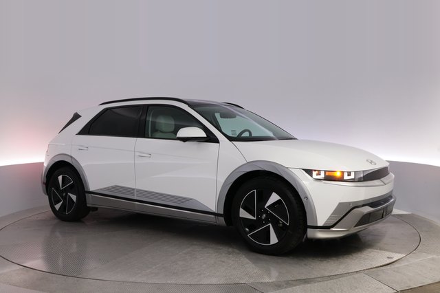 2025 Hyundai IONIQ 5 — photo 11 of 24