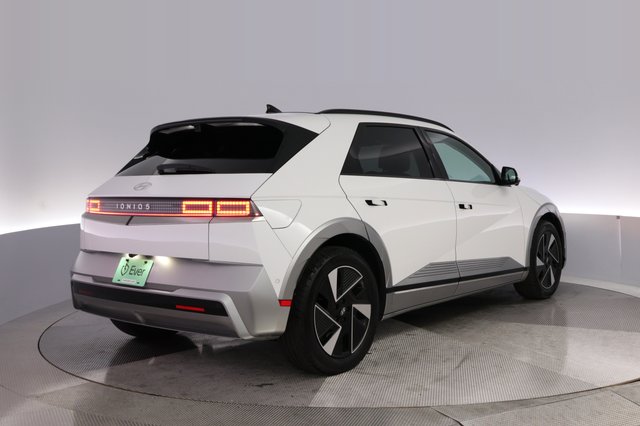 2025 Hyundai IONIQ 5 — photo 2 of 24