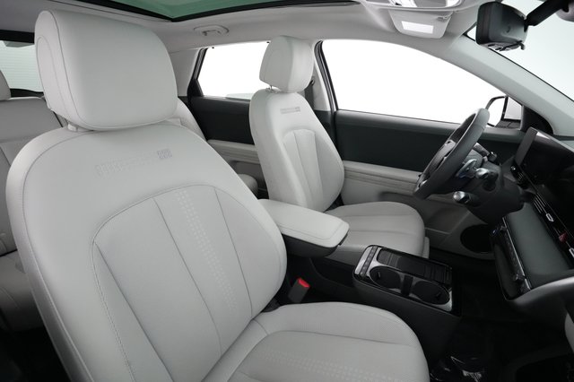 2025 Hyundai IONIQ 5 — photo 18 of 24