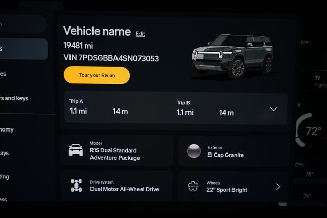 2025 Rivian R1S — photo 5 of 24