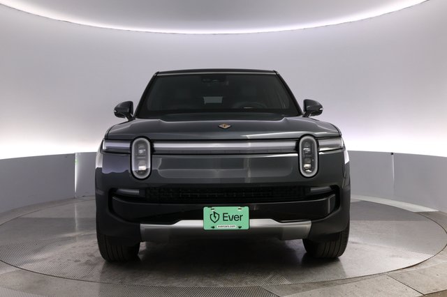 2025 Rivian R1S — photo 9 of 24
