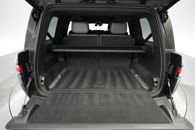 2025 Rivian R1S — photo 6 of 24