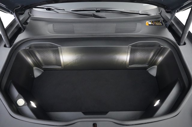 2025 Rivian R1S — photo 23 of 24